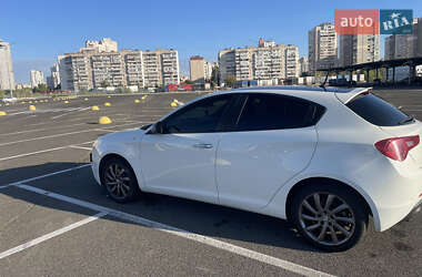 Хетчбек Alfa Romeo Giulietta 2013 в Києві