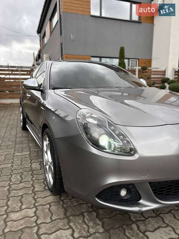 Хэтчбек Alfa Romeo Giulietta 2010 в Стрые