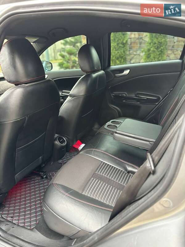 Хэтчбек Alfa Romeo Giulietta 2010 в Стрые