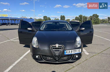 Хэтчбек Alfa Romeo Giulietta 2012 в 