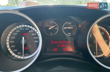 Хэтчбек Alfa Romeo Giulietta 2012 в 