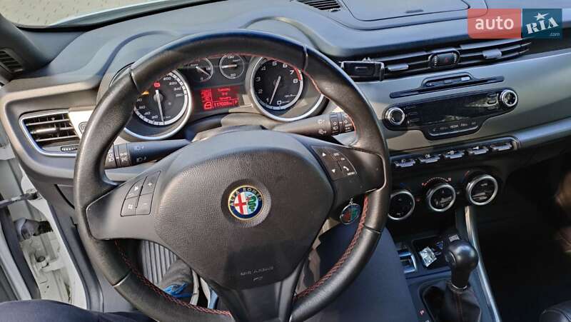 Хэтчбек Alfa Romeo Giulietta 2013 в Бродах