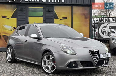 Хэтчбек Alfa Romeo Giulietta 2010 в 