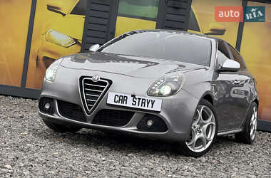 Хэтчбек Alfa Romeo Giulietta 2010 в 