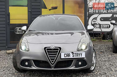 Хэтчбек Alfa Romeo Giulietta 2010 в 