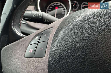 Хэтчбек Alfa Romeo Giulietta 2010 в 