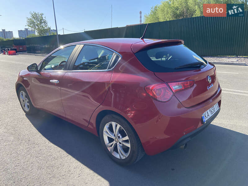 Хэтчбек Alfa Romeo Giulietta 2012 в Киеве