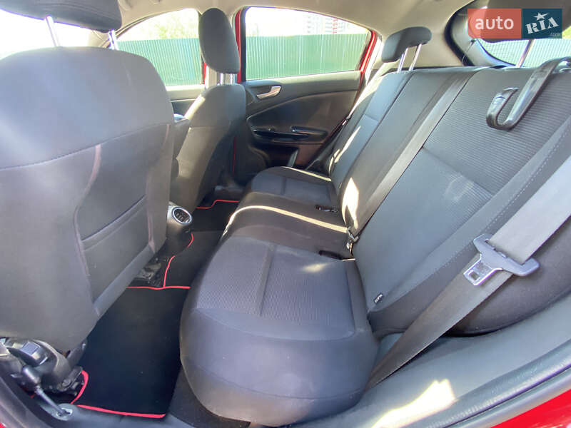 Хэтчбек Alfa Romeo Giulietta 2012 в Киеве