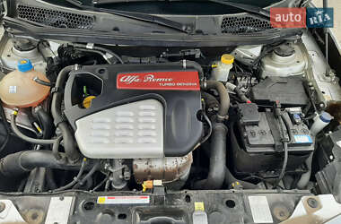 Хэтчбек Alfa Romeo Giulietta 2011 в 