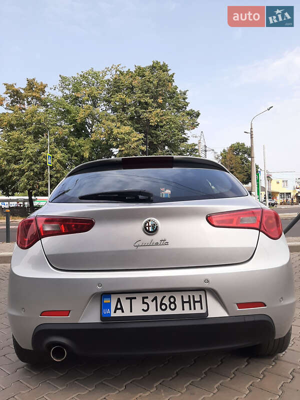 Хетчбек Alfa Romeo Giulietta 2011 в Івано-Франківську фото 2 Хетчбек Alfa Romeo Giulietta 2011 в Івано-Франківську