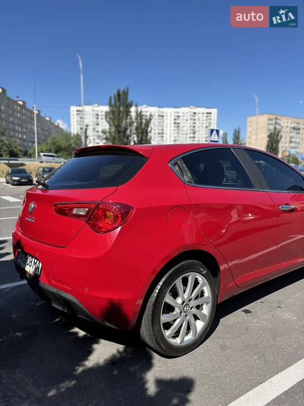 Хэтчбек Alfa Romeo Giulietta 2012 в Киеве