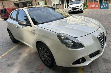 Хетчбек Alfa Romeo Giulietta 2013 в 