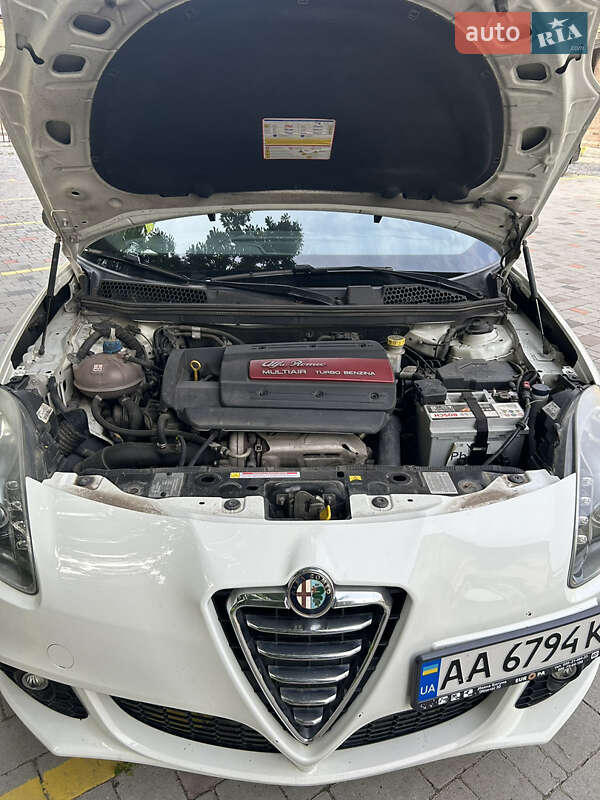Хэтчбек Alfa Romeo Giulietta 2013 в Бродах