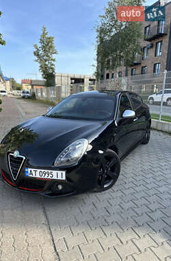 Хэтчбек Alfa Romeo Giulietta 2013 в 