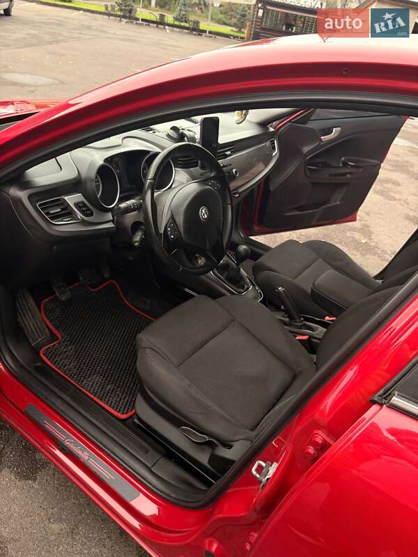 Хетчбек Alfa Romeo Giulietta 2010 в Броварах фото 10 Хетчбек Alfa Romeo Giulietta 2010 в Броварах