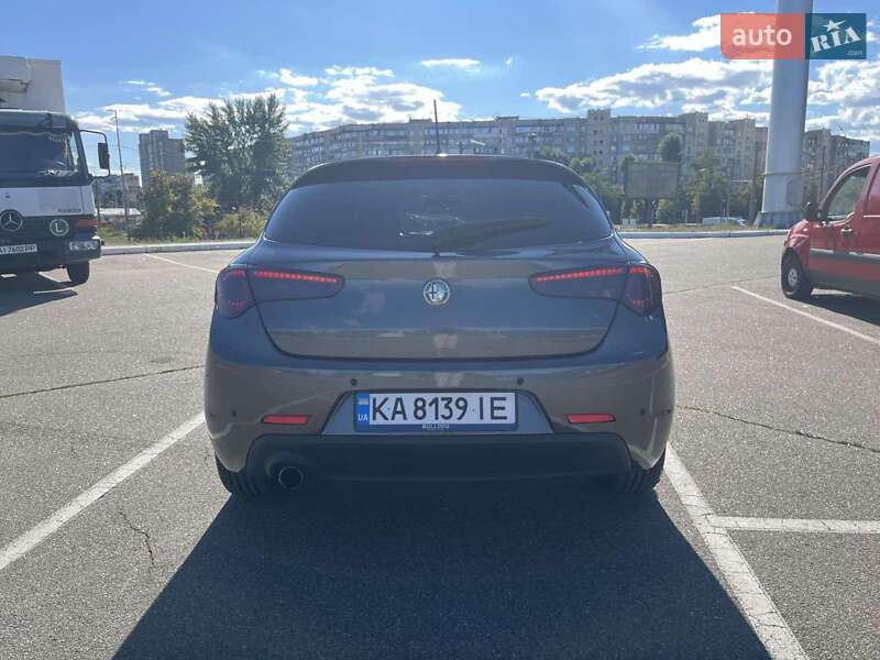 Хетчбек Alfa Romeo Giulietta 2012 в Києві фото 2 Хетчбек Alfa Romeo Giulietta 2012 в Києві