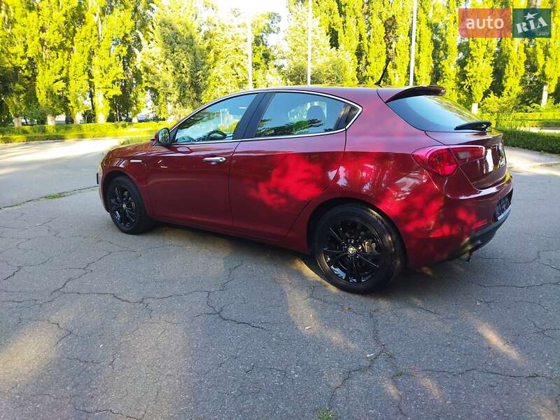Хэтчбек Alfa Romeo Giulietta 2012 в Киеве