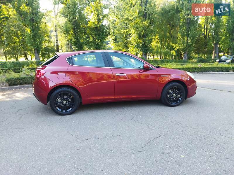 Хэтчбек Alfa Romeo Giulietta 2012 в Киеве