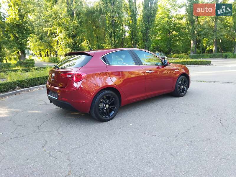 Хэтчбек Alfa Romeo Giulietta 2012 в Киеве