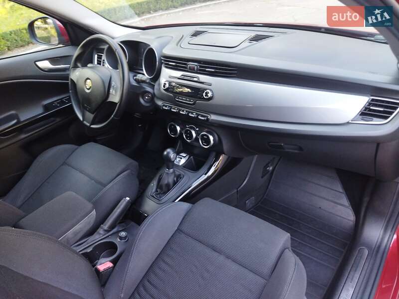 Хэтчбек Alfa Romeo Giulietta 2012 в Киеве