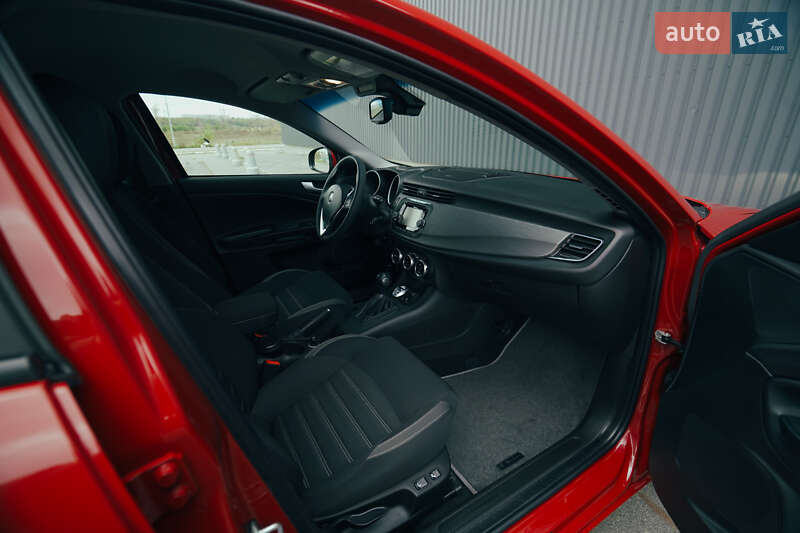 Хэтчбек Alfa Romeo Giulietta 2019 в Харькове фото 58 Хэтчбек Alfa Romeo Giulietta 2019 в Харькове