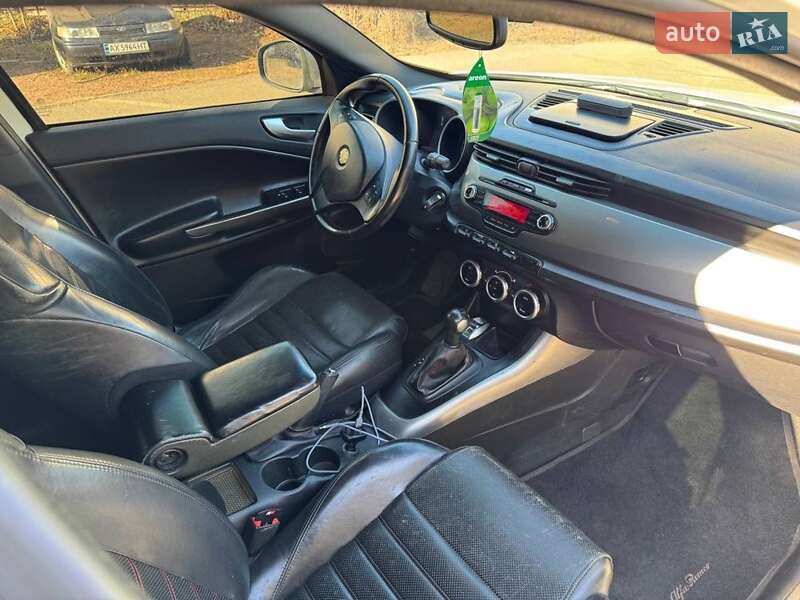 Хэтчбек Alfa Romeo Giulietta 2013 в Киеве