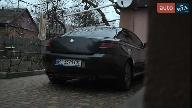 Купе Alfa Romeo GT 2006 в Смілі