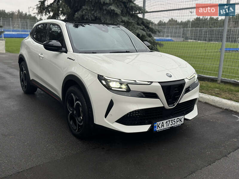 Внедорожник / Кроссовер Alfa Romeo Junior 2025 в Киеве