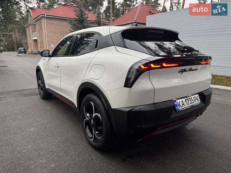 Внедорожник / Кроссовер Alfa Romeo Junior 2025 в Киеве