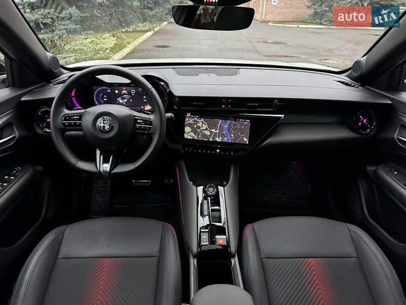 Внедорожник / Кроссовер Alfa Romeo Junior 2025 в Киеве