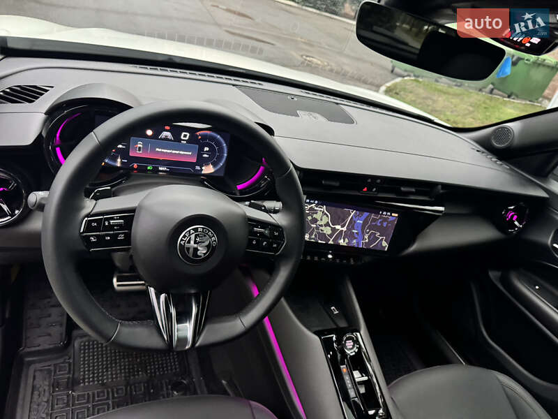 Внедорожник / Кроссовер Alfa Romeo Junior 2025 в Киеве