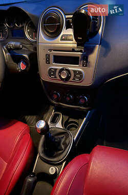 Хетчбек Alfa Romeo MiTo 2010 в 