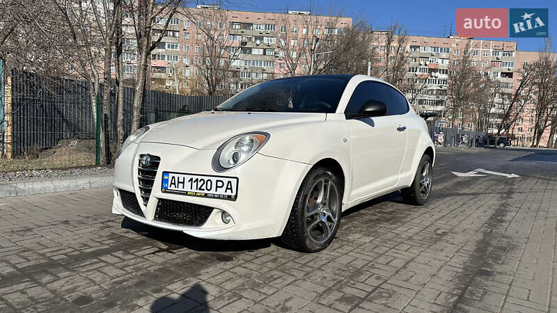 Хэтчбек Alfa Romeo MiTo 2011 в 