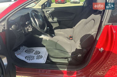 Хетчбек Alfa Romeo MiTo 2012 в 