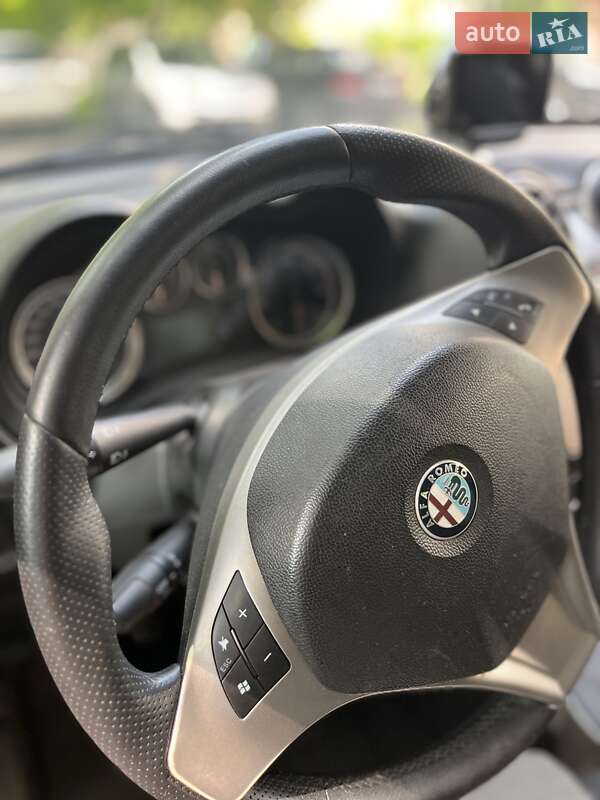 Хэтчбек Alfa Romeo MiTo 2011 в Тернополе