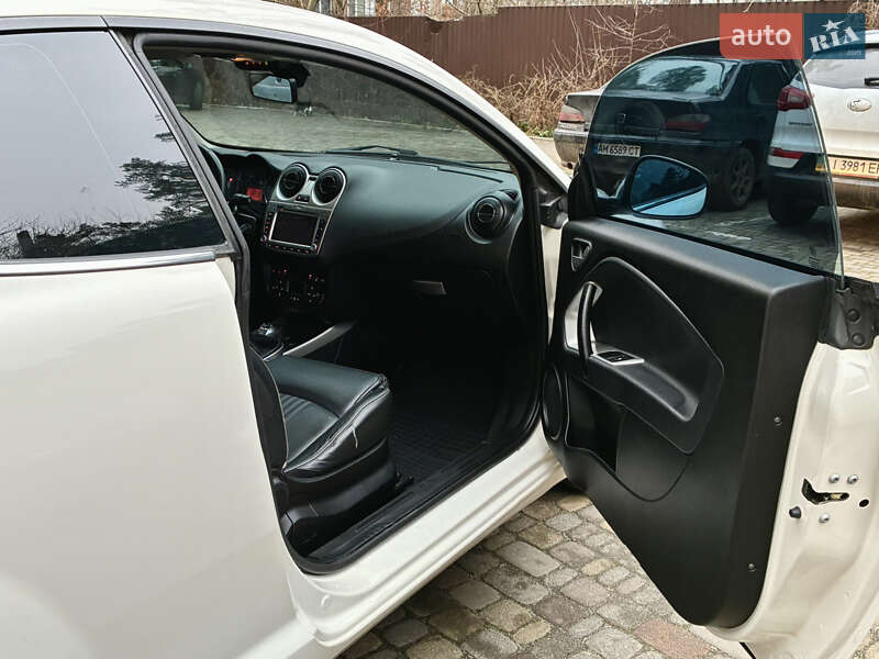 Хэтчбек Alfa Romeo MiTo 2011 в Киеве