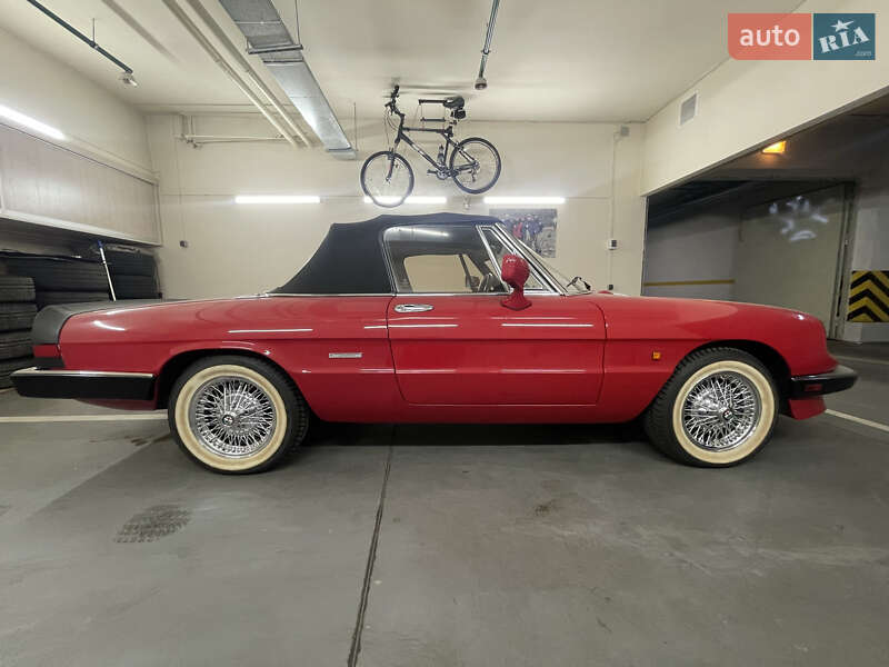 Кабриолет Alfa Romeo Spider 1987 в Киеве