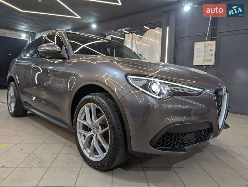 Внедорожник / Кроссовер Alfa Romeo Stelvio 2017 в Львове фото 5 Внедорожник / Кроссовер Alfa Romeo Stelvio 2017 в Львове