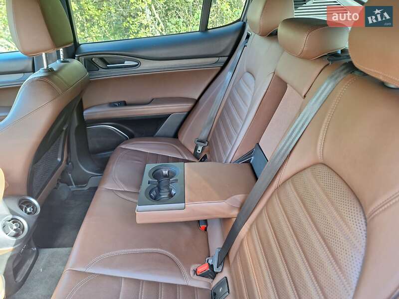 Позашляховик / Кросовер Alfa Romeo Stelvio 2017 в Чернівцях