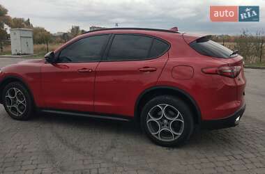 Внедорожник / Кроссовер Alfa Romeo Stelvio 2017 в 