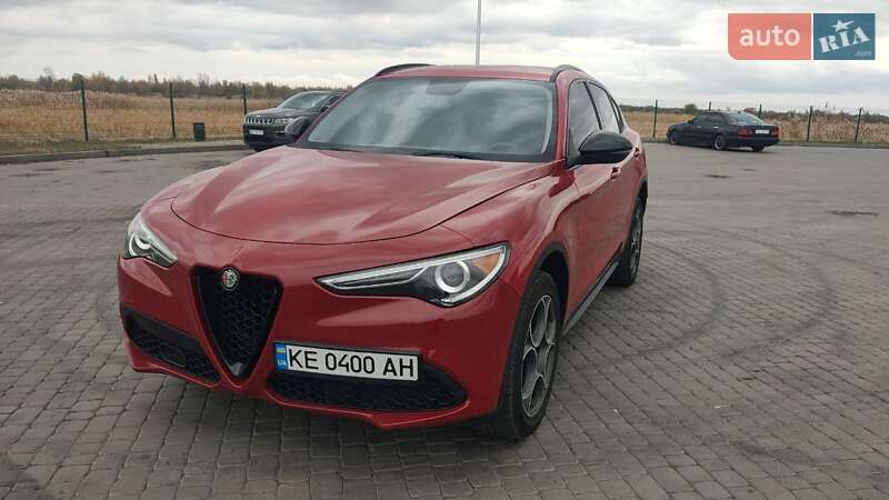 Внедорожник / Кроссовер Alfa Romeo Stelvio 2017 в 