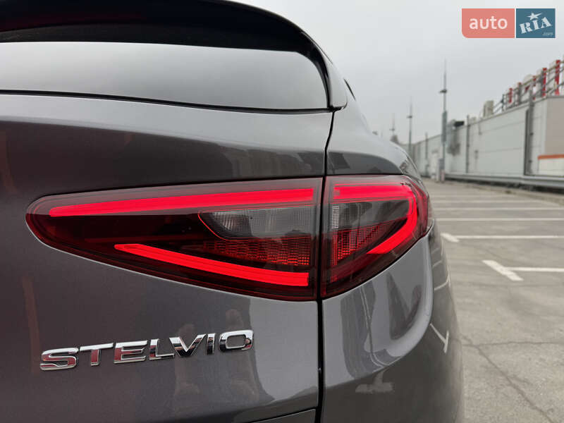 Позашляховик / Кросовер Alfa Romeo Stelvio 2021 в Києві