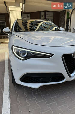 Внедорожник / Кроссовер Alfa Romeo Stelvio 2020 в 