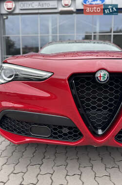 Позашляховик / Кросовер Alfa Romeo Stelvio 2018 в 
