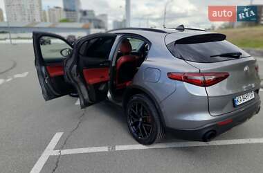 Позашляховик / Кросовер Alfa Romeo Stelvio 2020 в 
