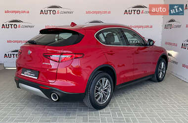 Позашляховик / Кросовер Alfa Romeo Stelvio 2017 в 