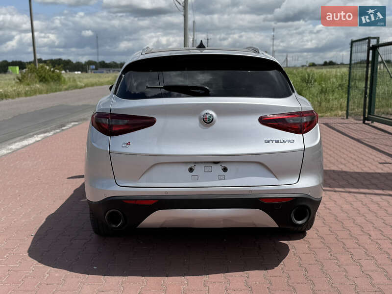 Внедорожник / Кроссовер Alfa Romeo Stelvio 2018 в Ровно фото 7 Внедорожник / Кроссовер Alfa Romeo Stelvio 2018 в Ровно
