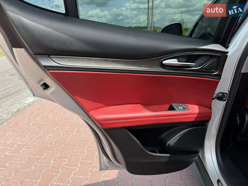 Внедорожник / Кроссовер Alfa Romeo Stelvio 2018 в Ровно фото 32 Внедорожник / Кроссовер Alfa Romeo Stelvio 2018 в Ровно