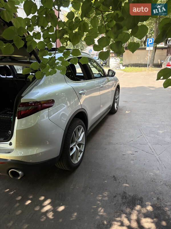 Позашляховик / Кросовер Alfa Romeo Stelvio 2017 в Львові