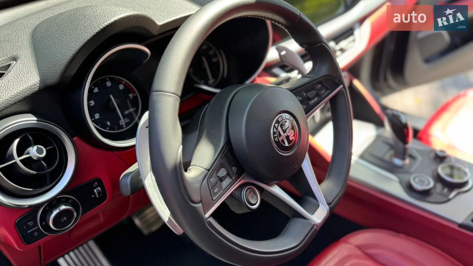 2019 Alfa Romeo Stelvio - мініатюра 21